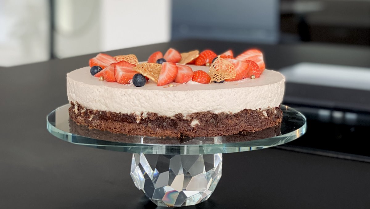 Sjokulátakøka við rabarbumousse